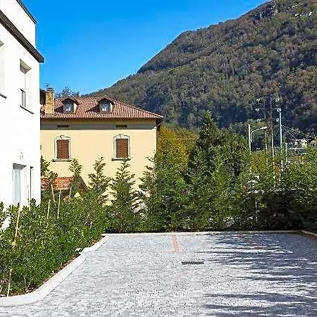 2 Hotel Dervio